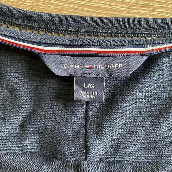 Tommy Hilfiger | Navy V-Neck Top | Large - Picture 7 of 10